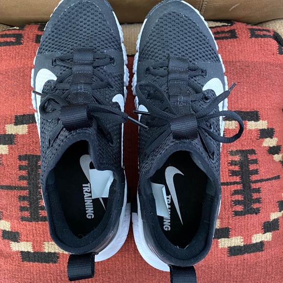 Metcon Freeze Nike Lifting and Running Shoes - Picture 4 of 4